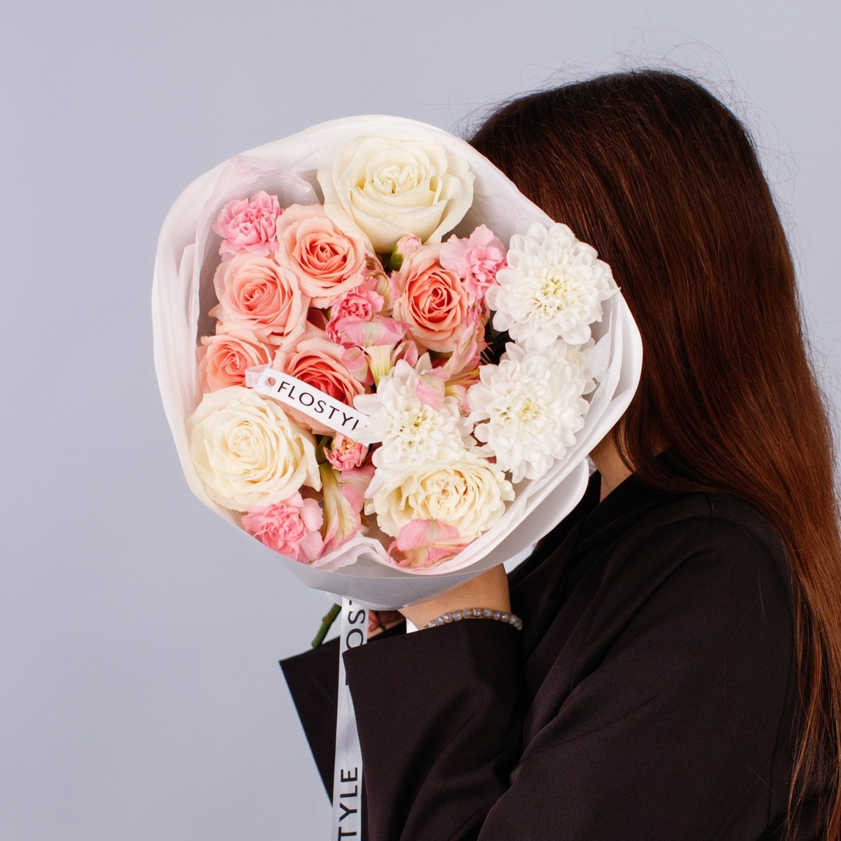 Нежный букет с розами 